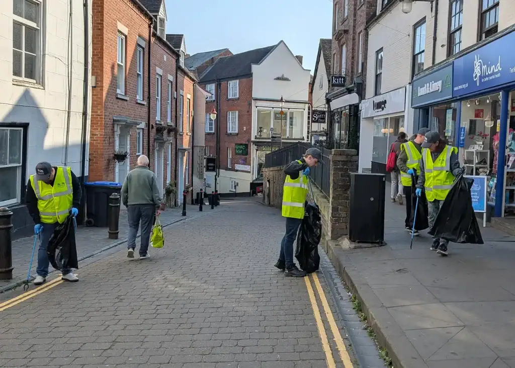 clickingmad-team-litter-picking
